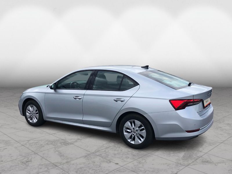 Škoda Octavia 2.0 TDi AMBITION - fotka 7 z 28