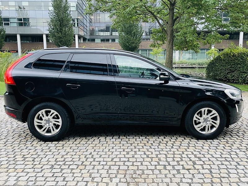 Volvo XC60 2.4D 4x4 AUT SERVISKA TAŽNÉ - fotka 11 z 43