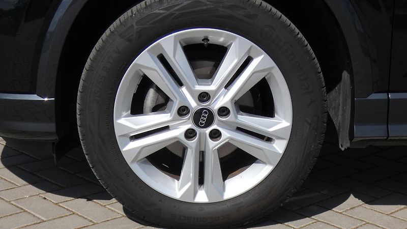 Audi Q2 1,0 TFSI Advanced - fotka 23 z 24
