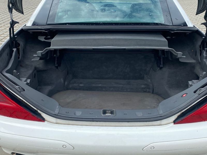 Mercedes-Benz SL (2003) 500  5,0 V8 (225kW) Aut. BA - fotka 9 z 30