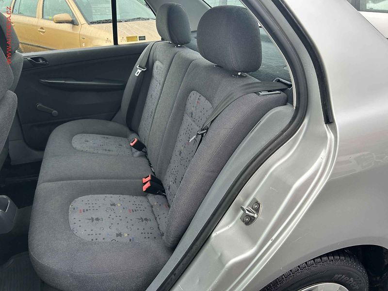 Škoda Fabia (2003) 1.4 MPi, ČR, STK6/28 - fotka 10 z 14
