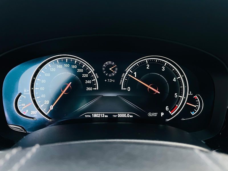 BMW Řada 5 520D AUT KAMERA SERVISKA - fotka 56 z 58