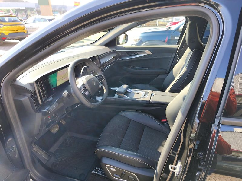 Renault Austral iconic mild hybrid 160 auto   - fotka 14 z 26