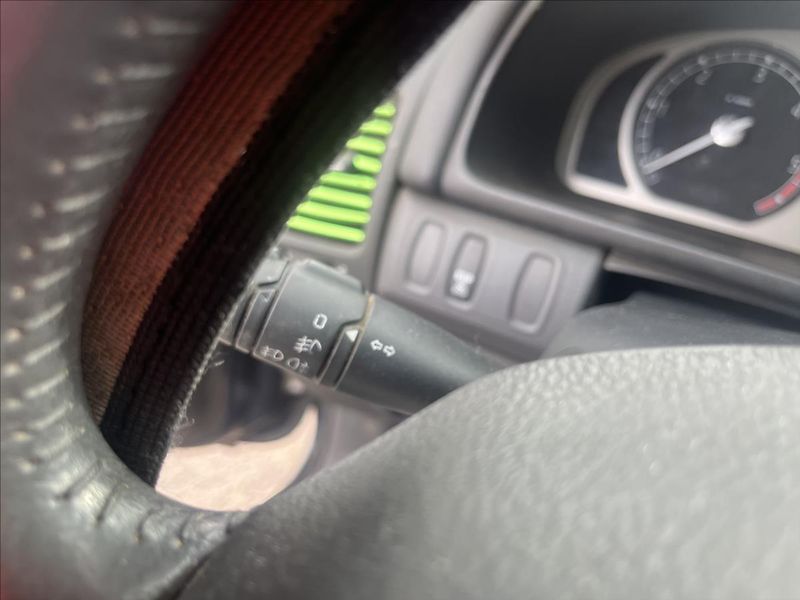 Renault Laguna 1,9 dCi TAŽNÉ SERVIS STK 3/28 - fotka 21 z 33