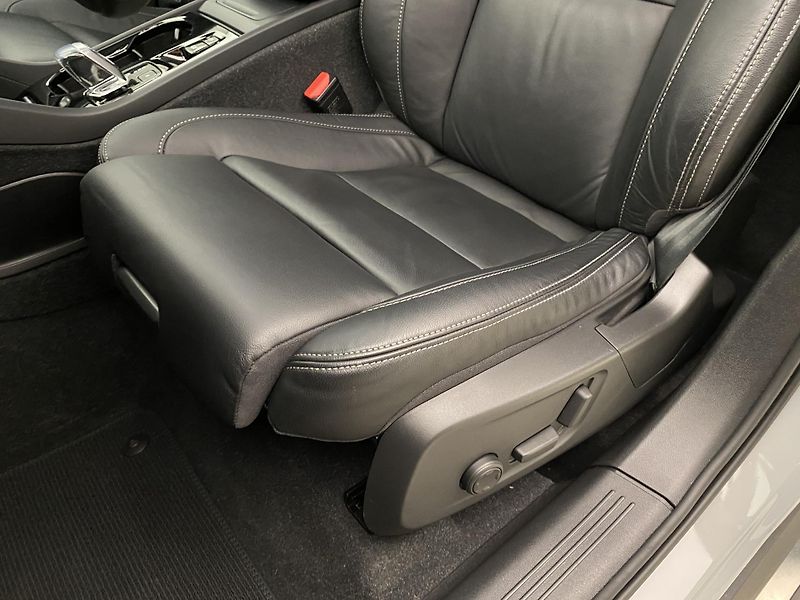 Volvo XC40 B4 DARK ULTIMATE AUT CZ - fotka 25 z 56