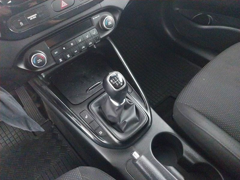 Kia Carens (2016) 1.6 GDI, Serv.kniha, Tempomat - fotka 13 z 18