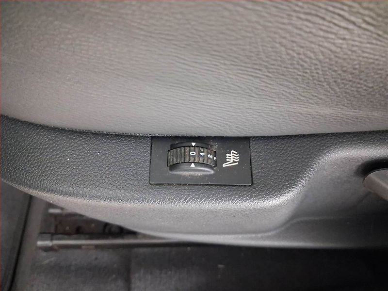 Peugeot 3008 (2010) 2.0 HDi, Tempomat - fotka 20 z 21