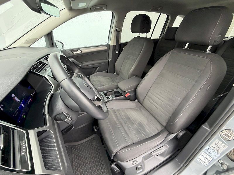 Volkswagen Touran (2024) 1.5 TSI 110kW DSG People - fotka 6 z 35