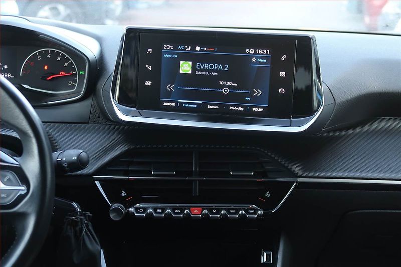 Peugeot 2008 (2021) 1.2 PureTech, Serv.kniha - fotka 12 z 17