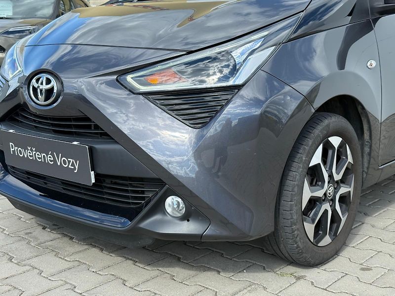 Toyota Aygo 1.0 VVT-i X-Play Style - fotka 26 z 27