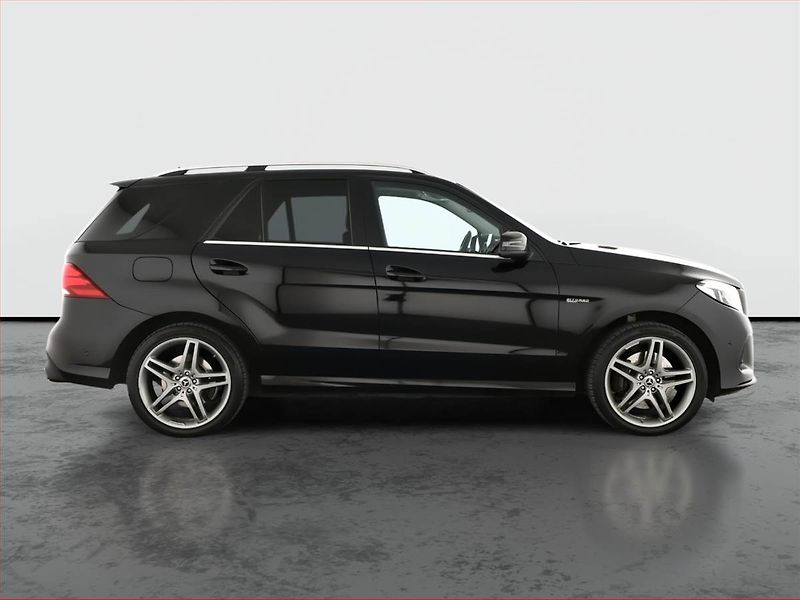Mercedes-Benz GLE (2015) AMG line 400 - fotka 6 z 30