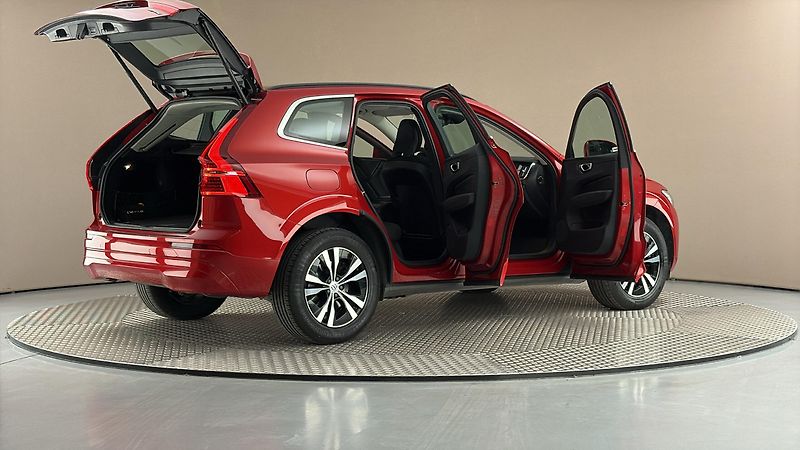Volvo XC60 2.0 B4 AUT AWD Momentum Pro - fotka 6 z 28