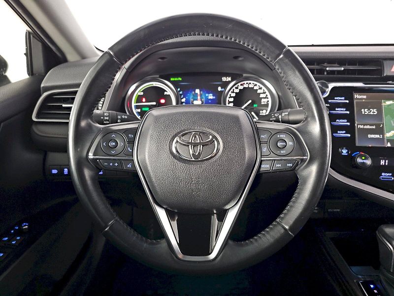 Toyota Camry (2019) 2.5HEV EXECUTIVE - fotka 5 z 29