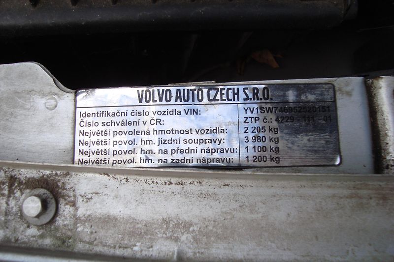 Volvo V70 (2005) 2.4 D5, AUT.,ČR - fotka 19 z 54