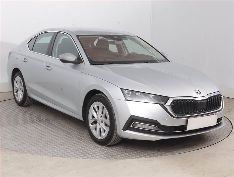 Škoda Octavia (2023) 2.0 TDI - fotka 1 z 15