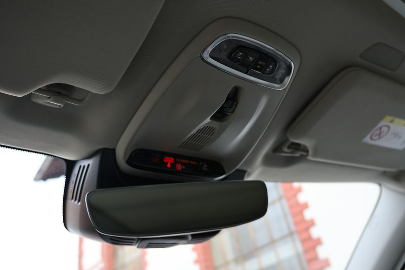 Volvo XC90 (2021) T8 AWD Plug-in Hybrid - fotka 21 z 25