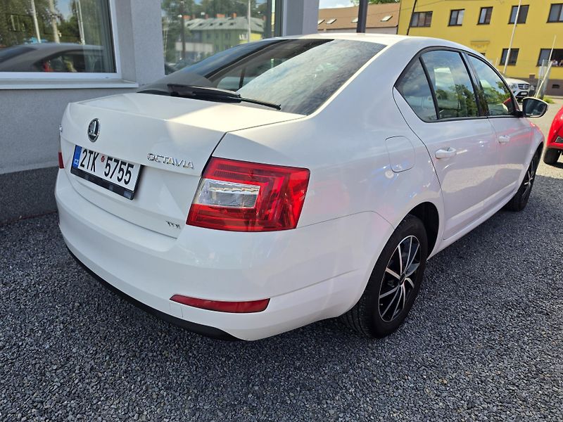 Škoda Octavia 1.6 TDI Vyhřev sedadel  - fotka 4 z 20