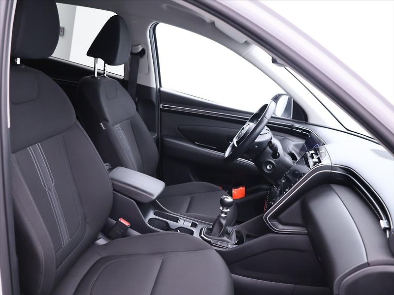 Hyundai Tucson 1,6 T-GDI 110 kW Smart DPH 1.M - fotka 11 z 29