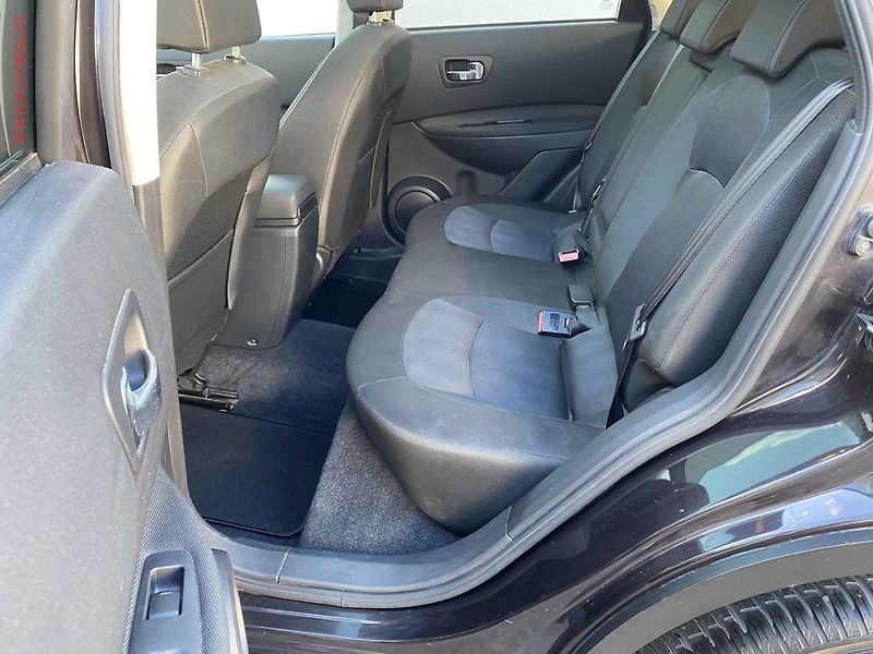 Nissan Qashqai (2011) 1.6 i, I-Way, navi, TZ, panor - fotka 10 z 18