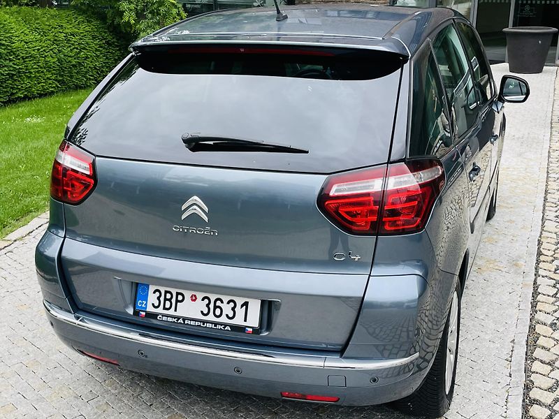 Citroën C4 Picasso 1.6i 88KW MANUÁL LED SENZORY - fotka 12 z 38