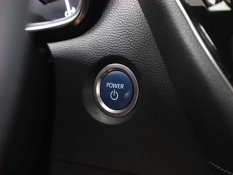 Toyota Corolla (2022) 1.8 Hybrid - fotka 19 z 20