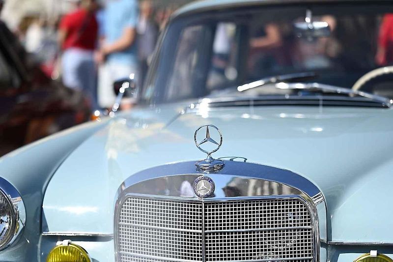 Prvomájová jízda automobilových veteránů 2025 v Ústí nad Labem.