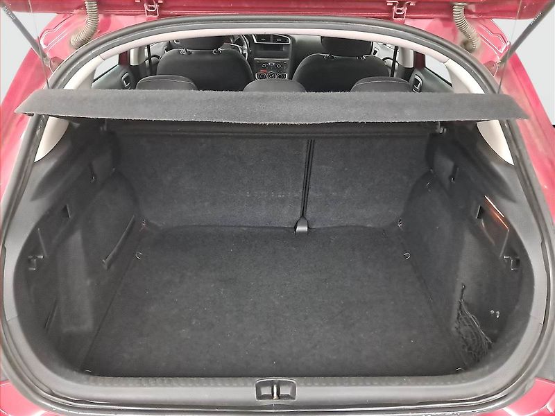 Citroën C4 (2014) 1.6 HDi, po STK, servisované - fotka 14 z 17