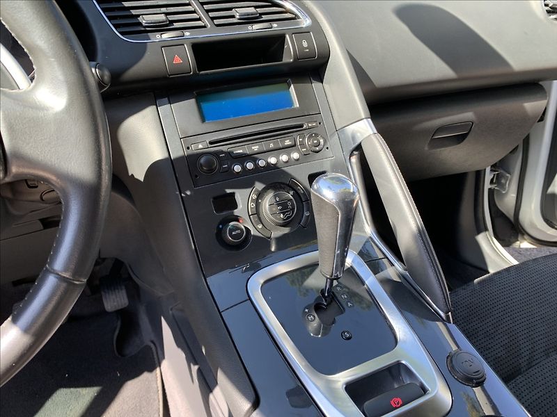 Peugeot 3008 1,6 HDI AUTOMAT - fotka 13 z 17