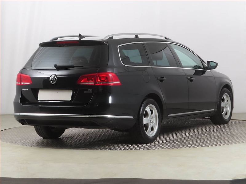 Volkswagen Passat (2013) 1.6 TDI, Serv.kniha, Navi - fotka 5 z 21