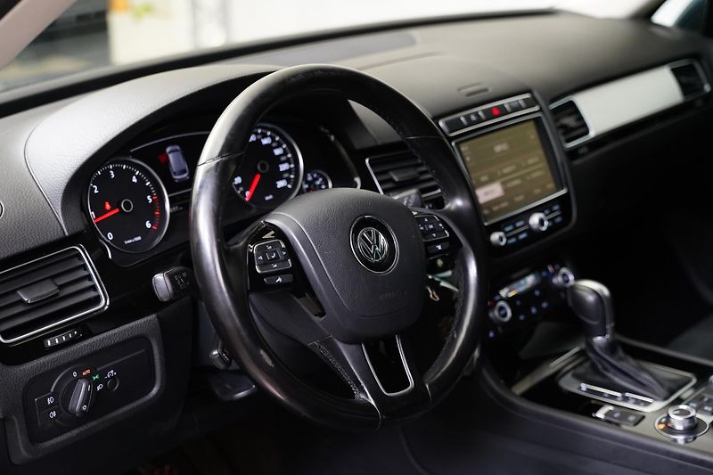Volkswagen Touareg - fotka 14 z 18