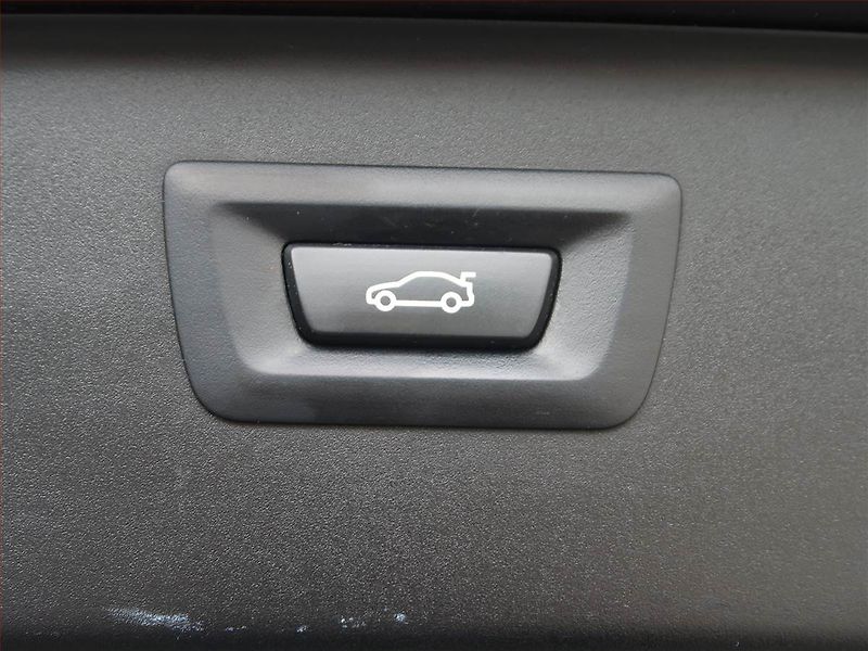 BMW Řada 5 (2011) M Paket 520d, Automat, Navi - fotka 19 z 19
