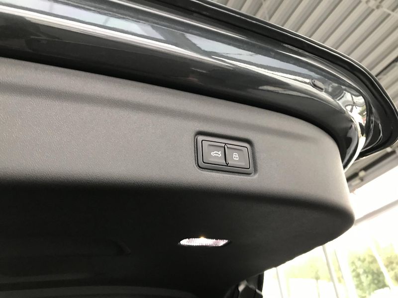 Audi Q6 e-tron quattro 100kWh - fotka 8 z 22