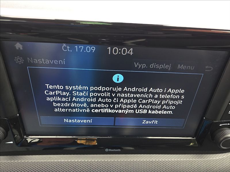 Hyundai i10 1,0 49KW vyhř. volat + sedadla - fotka 18 z 41