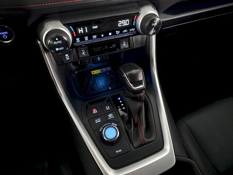 Toyota RAV4 (2022) 2.5Plug in 306k 4x4 SELECTION - fotka 23 z 30