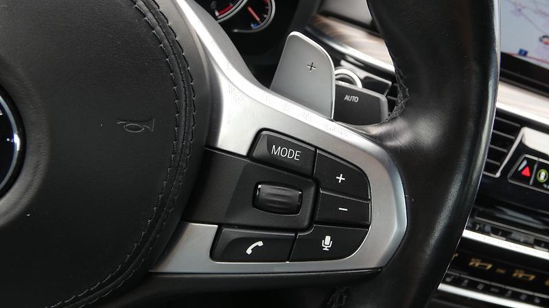 BMW Řada 5 540d xDrive M Sport - fotka 12 z 26