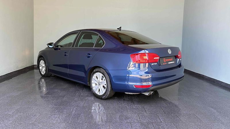 Volkswagen Jetta (2014) 1.4TSi*90kW*65tkm*NAVI*8xALU - fotka 4 z 9