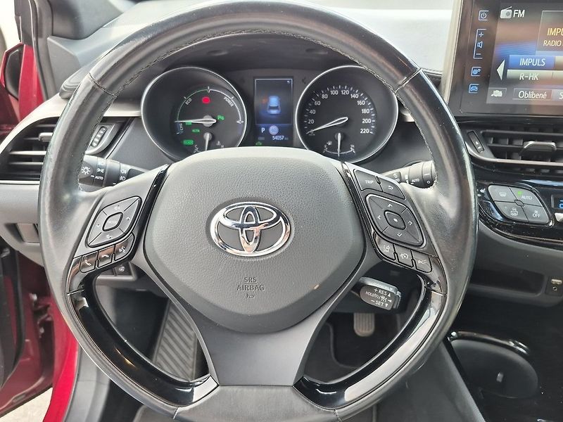 Toyota C-HR Hybrid 1.8 E-CVT Selection - fotka 13 z 26