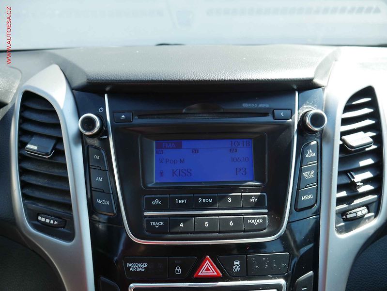 Hyundai i30 (2012) 1.6CVVT, 1.maj,ČR, AC, TZ - fotka 16 z 18