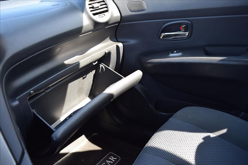 Kia Carens 1,6 CRDI 85KW NÍZKÉ KM VÝHŘEV - fotka 49 z 51