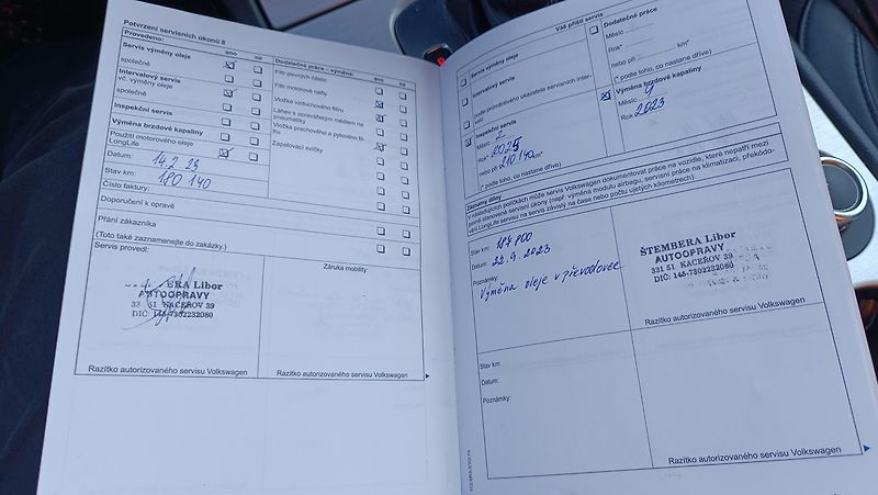 Volkswagen Touareg 3,0TDi 176kW Nové v ČR - fotka 37 z 44