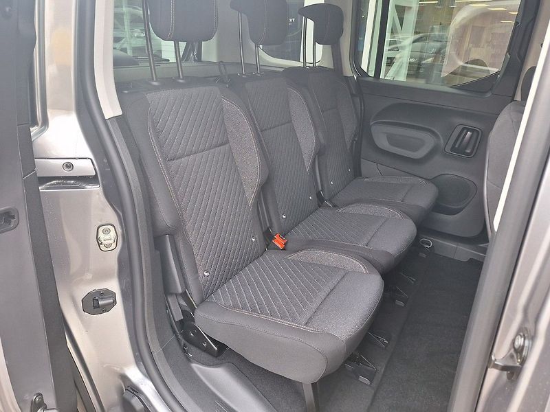 Peugeot Rifter (2026) LONG ALLURE BHDi 130k MAN6 - fotka 23 z 24
