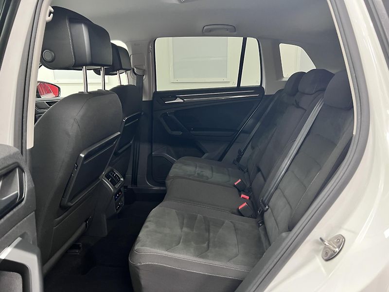 Volkswagen Tiguan 2.0 TSI 140 kW R-Line - fotka 18 z 50