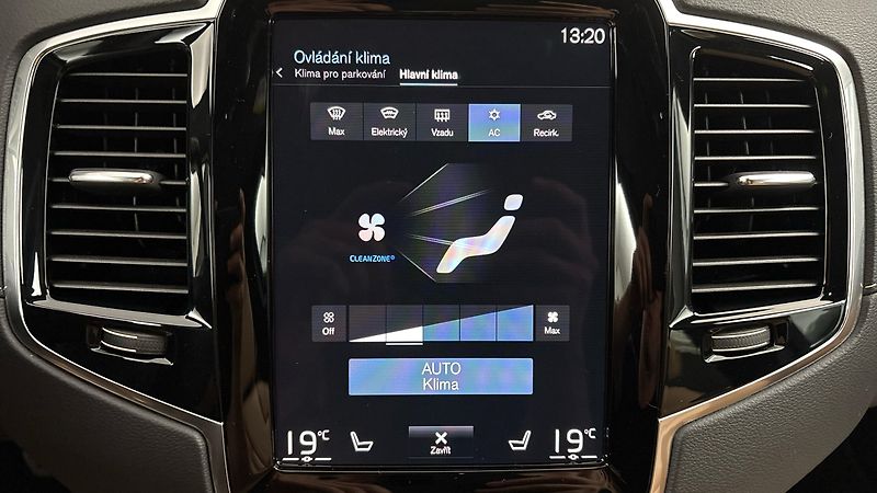 Volvo XC90 2.0 B5 AUT AWD Inscription - fotka 30 z 32