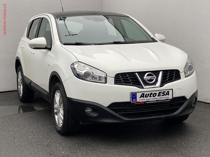 Nissan Qashqai (2012) 1.6dCi, Acenta, panor - fotografie inzerátu