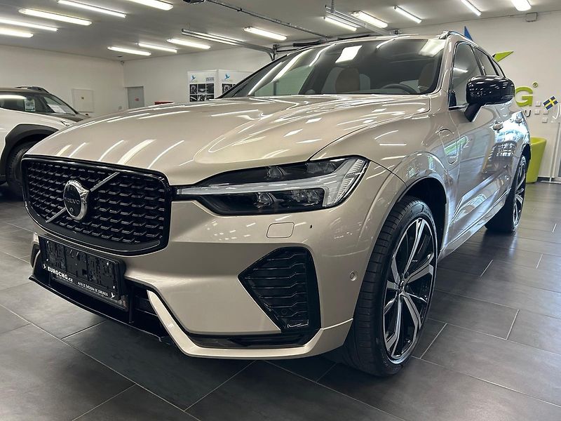 Volvo XC60 (2023) T8 AWD Ultimate+ DARK záruka - fotka 2 z 31