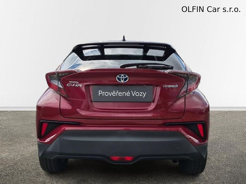 Toyota C-HR Hybrid 1.8 E-CVT Selection - fotka 8 z 26