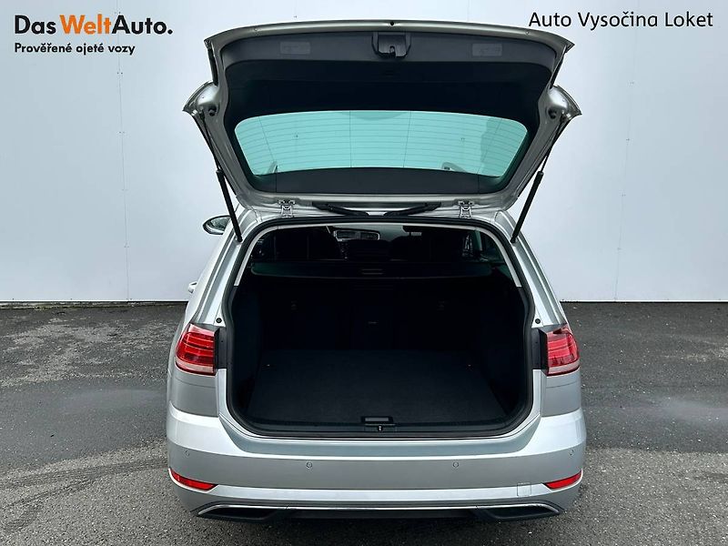 Volkswagen Golf (2020) 1.6 TDI 85 kW MANUÁL - fotka 32 z 35