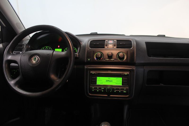 Škoda Fabia (2008) 1.2 44kW Klimatizace - fotka 27 z 29