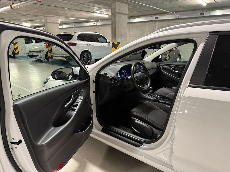 Hyundai i30 (2021) 1.0 T-GDI Comfort automat - fotka 9 z 20