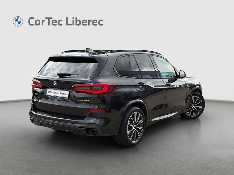 BMW X5 xDrive30d - fotka 3 z 23